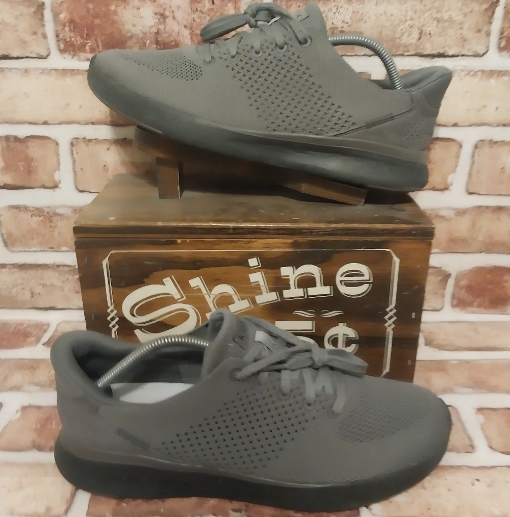 Pre-owned Kizik Lima Hands Free Sneakers